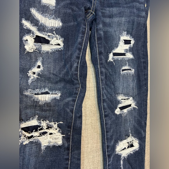 American Eagle Ripped Jeans - Picture 2 of 5
